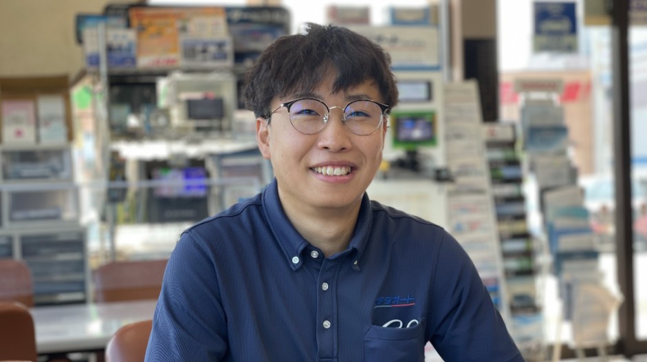 自動車販売スタッフ